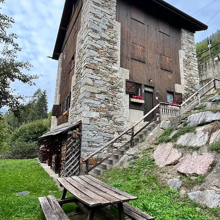 Maso Dei Sogni - / Tonale Apartment